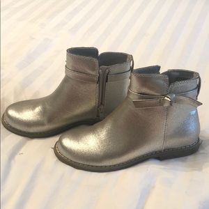 Gap sz 2 girls metallic booties